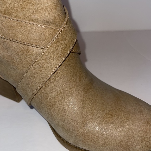 Rocket Dog Sasha Heeled Ankle Boots - Picture 10 of 16